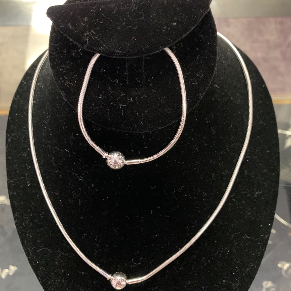 Pandora necklace and bracelet set - Picture 1 of 1